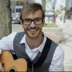 Escucha a Josh Ross, mira videos musicales, lee su biografía, consulta las fechas de las gira y más.