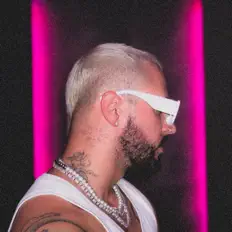 Listen to Avrii Castle, watch music videos, read bio, see tour dates & more!