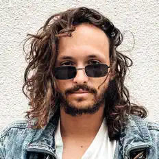 收听 Ezra Blissard、观看音乐视频、阅读小传、查看巡演日期等 ！