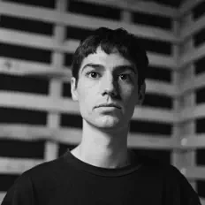 Charlie Hill을(를) 듣고, 뮤직 비디오를 보고, 약력을 읽고, 투어 일정 등을 확인하세요!