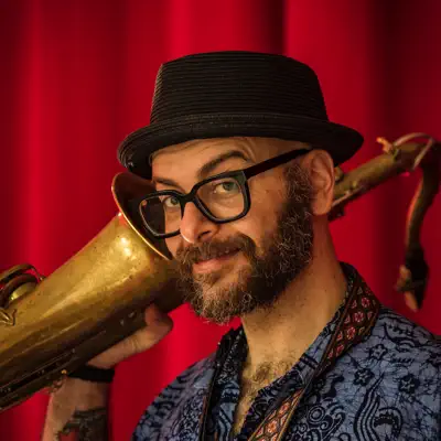 Escucha a Piergiorgio Elia Quartet, mira videos musicales, lee su biografía, consulta las fechas de las gira y más.