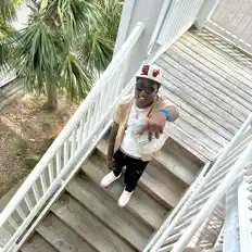 A1 Trapを聴いたり、ミュージックビデオを鑑賞したり、経歴やツアー日程などを確認したりしましょう！