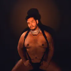 Dengarkan El Valentino, tonton video musik, baca bio, lihat tanggal tur & lainnya!