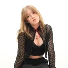 聆聽 Lauren Howell、觀看音樂影片、閱讀小傳、查看巡演日期等！