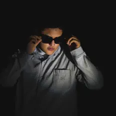 Ouve Israel EGP, vê vídeos de música, lê a biografia, vê as datas da digressão e muito mais!