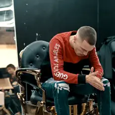 Barck을(를) 듣고, 뮤직 비디오를 보고, 약력을 읽고, 투어 일정 등을 확인하세요!