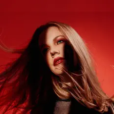 Ascolta Ana Soklič, guarda video musicali, leggi la biografia, vedi le date del tour & altro!