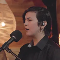 Hör dir Laura Art an, schau dir Musikvideos an, lies die Biografie, finde Tourdaten und mehr!