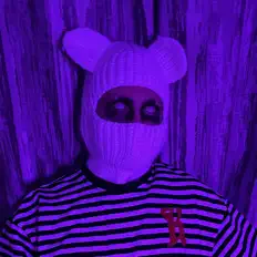 January C.을(를) 듣고, 뮤직 비디오를 보고, 약력을 읽고, 투어 일정 등을 확인하세요!