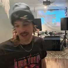 收听 f-ether、观看音乐视频、阅读小传、查看巡演日期等 ！