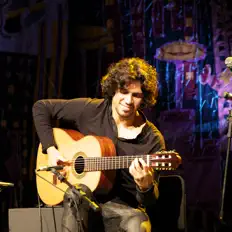 Posłuchaj wykonawcy Luis Leite, obejrzyj teledyski, przeczytaj biografię, zobacz daty tras koncertowych i nie tylko!