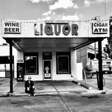the prohibitionを聴いたり、ミュージックビデオを鑑賞したり、経歴やツアー日程などを確認したりしましょう！
