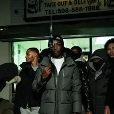 Ouve Goldman, vê vídeos de música, lê a biografia, vê as datas da digressão e muito mais!