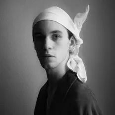 Listen to Finn Ronsdorf, watch music videos, read bio, see tour dates & more!