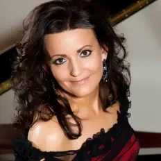 Listen to Amy Lauren, watch music videos, read bio, see tour dates & more!