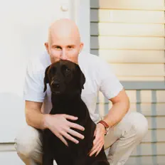 Loydを聴いたり、ミュージックビデオを鑑賞したり、経歴やツアー日程などを確認したりしましょう!