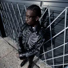 聆聽 Black E$co、觀看音樂影片、閱讀小傳、查看巡演日期等！