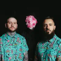 Ascolta undefined, guarda video musicali, leggi la biografia, vedi le date del tour & altro!