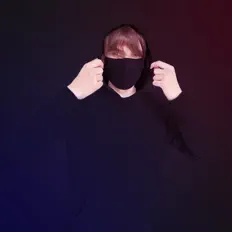 Écoutez REEESONANCE, regardez des vidéoclips, lisez la biographie, consultez les dates de tournée et plus encore !