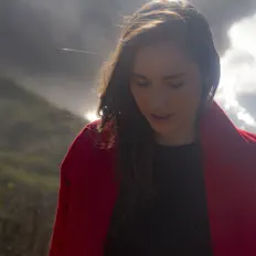 Ακούστε περιεχόμενο από Anna Elyse, παρακολουθήστε μουσικά βίντεο, διαβάστε το βιογραφικό, δείτε ημερομηνίες περιοδείας, και πολλά ακόμη!