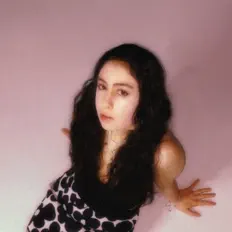 Escucha a ROS!E, mira videos musicales, lee su biografía, consulta las fechas de las gira y más.