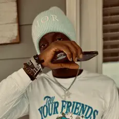 收听 Byronnnn、观看音乐视频、阅读小传、查看巡演日期等 ！