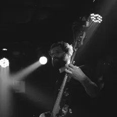 Ouve F1sh, vê vídeos de música, lê a biografia, vê as datas da digressão e muito mais!