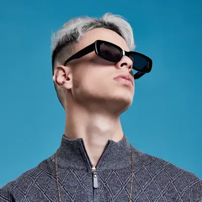 Listen to MÜNCH, watch music videos, read bio, see tour dates & more!