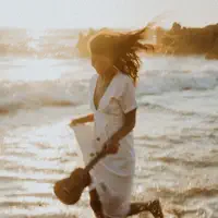 Escucha a undefined, mira vídeos musicales, lee la biografía, consulta fechas de giras y mucho más.