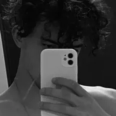 Ouve WEIRDX, vê vídeos de música, lê a biografia, vê as datas da digressão e muito mais!