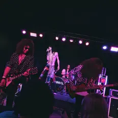 Ascolta Animal Band, guarda video musicali, leggi la biografia, vedi le date del tour & altro!