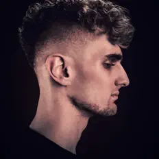 Poslechněte si interpreta BlackPike, sledujte hudební videa, přečtěte si životopis, podívejte se na data turné a další informace.