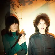 Listen to mối, watch music videos, read bio, see tour dates & more!