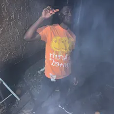 Écoutez Highwayjunkie B, regardez des vidéoclips, lisez la biographie, consultez les dates de tournée et plus encore !