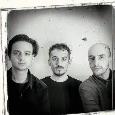 Listen to Uzay Böcekleri, watch music videos, read bio, see tour dates & more!