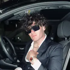 Ακούστε περιεχόμενο από Tt17, παρακολουθήστε μουσικά βίντεο, διαβάστε το βιογραφικό, δείτε ημερομηνίες περιοδείας, και πολλά ακόμη!