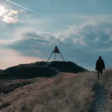 Ouve BOWNZ, vê vídeos de música, lê a biografia, vê as datas da digressão e muito mais!