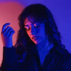 Poslechněte si interpreta Andrea Carolina, sledujte hudební videa, přečtěte si životopis, podívejte se na data turné a další informace.