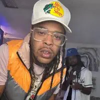 Ascolta undefined, guarda video musicali, leggi la biografia, vedi le date del tour & altro!