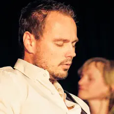 Hillock dinle, müzik videolarını izle, biyografisini oku, tur tarihlerini ve daha fazlasını gör!