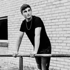 Écoutez Ryan Haffelder, regardez des vidéoclips, lisez la biographie, consultez les dates de tournée et plus encore !