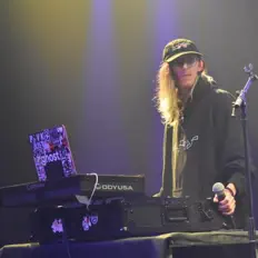 Ακούστε περιεχόμενο από jesselittle, παρακολουθήστε μουσικά βίντεο, διαβάστε το βιογραφικό, δείτε ημερομηνίες περιοδείας, και πολλά ακόμη!