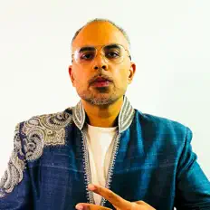 Ali the Great सुनें, म्यूज़िक वीडियो देखें, बायो पढ़ें, दौरे की तारीखें और बहुत कुछ देखें!