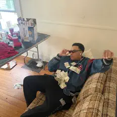 收听 Elwop、观看音乐视频、阅读小传、查看巡演日期等 ！