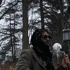 Ακούστε περιεχόμενο από Chefari, παρακολουθήστε μουσικά βίντεο, διαβάστε το βιογραφικό, δείτε ημερομηνίες περιοδείας, και πολλά ακόμη!