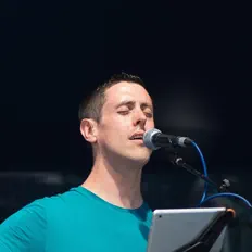 Dave Shawを聴いたり、ミュージックビデオを鑑賞したり、経歴やツアー日程などを確認したりしましょう！