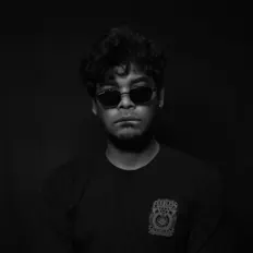 聆聽 Julian David Kujur、觀看音樂影片、閱讀小傳、查看巡演日期等！