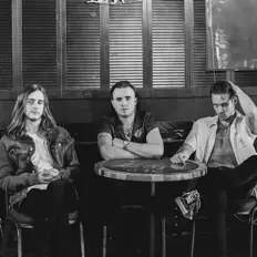 Escucha a Zyx, mira videos musicales, lee su biografía, consulta las fechas de las gira y más.