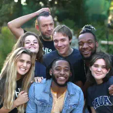 聆聽 Original Cast of His Story the Musical、觀看音樂影片、閱讀小傳、查看巡演日期等！