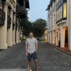 Posłuchaj wykonawcy GRANT, obejrzyj teledyski, przeczytaj biografię, zobacz daty tras koncertowych i nie tylko!